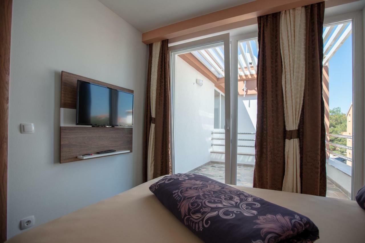 Vila Tatjana Vodice Esterno foto